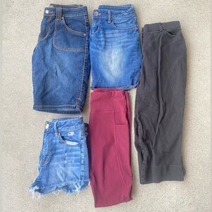 5 Pack Womens Shorts / Capris (3 shorts, 2 capris) Sizes 4-6  Lightly Worn EUC